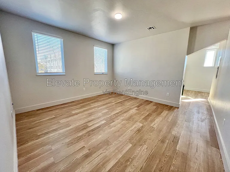 1701 NW 12th St #4 — Photo 1