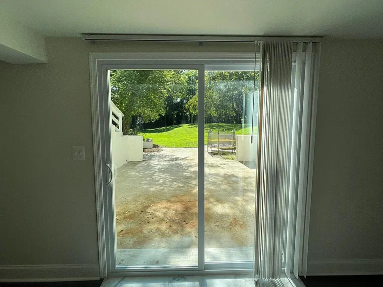 7901 Locust Ln — Photo 5