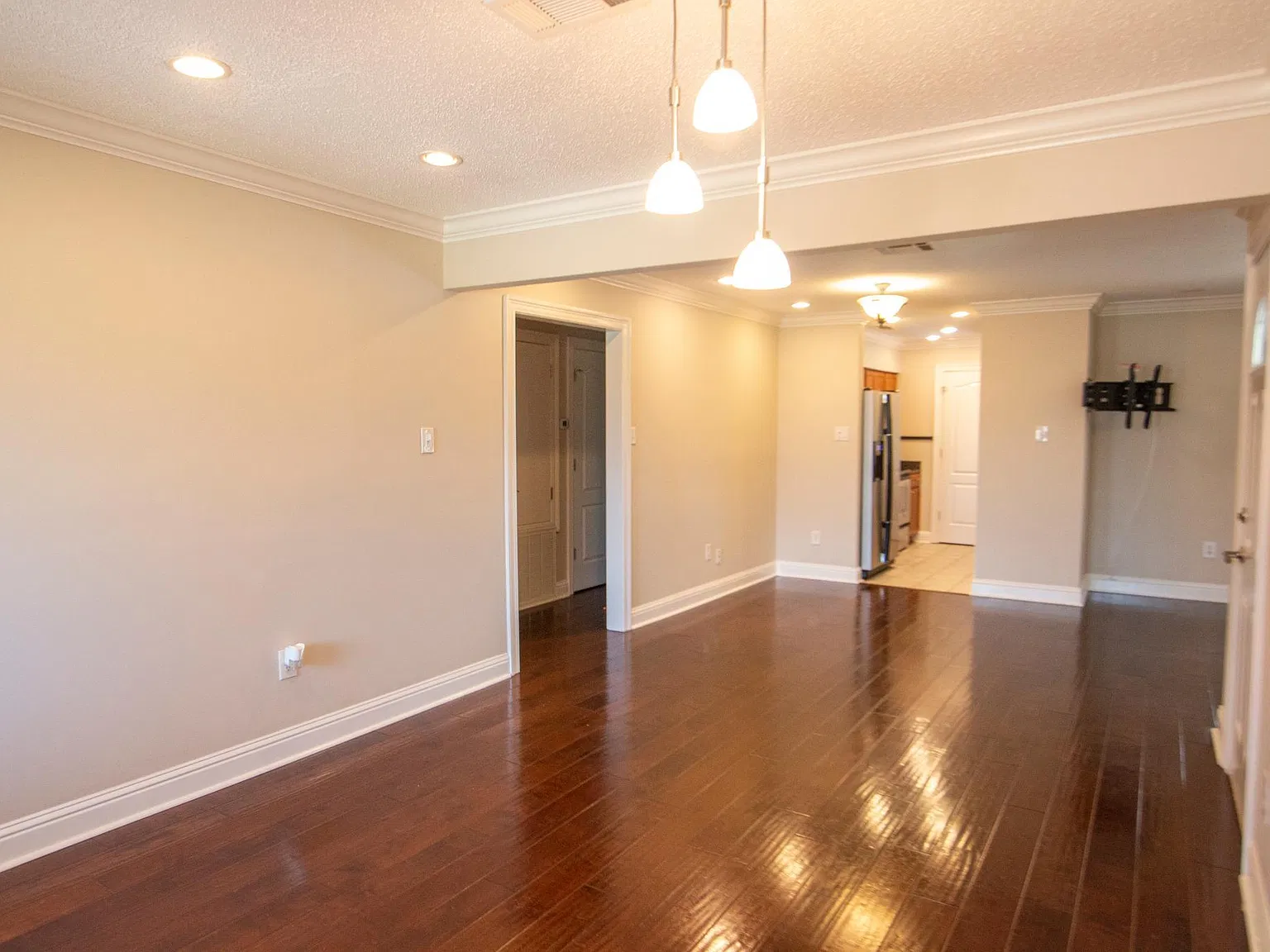 917 Ronson Drive — Photo 3
