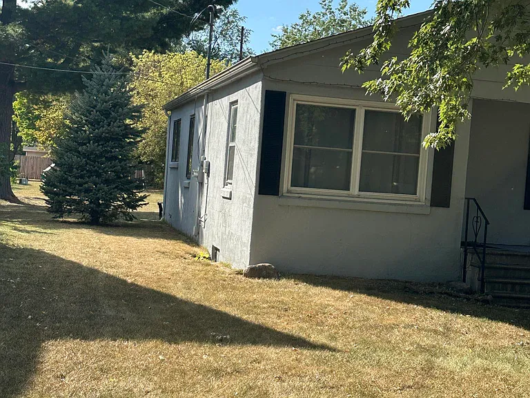 226 McKinley St — Photo 3