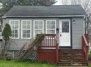 12323 Park Knoll Dr, Garfield Heights, OH 44125