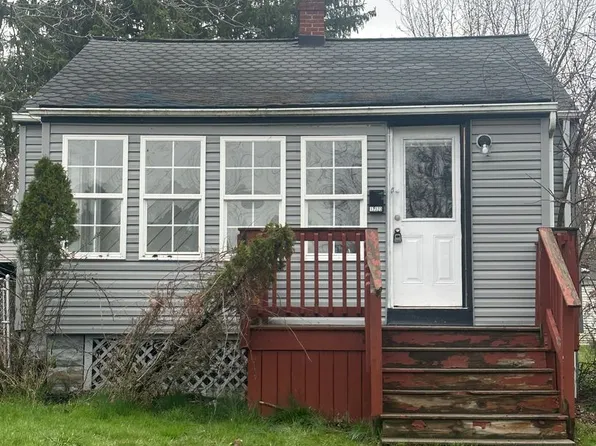12323 Park Knoll Dr, Garfield Heights, OH 44125