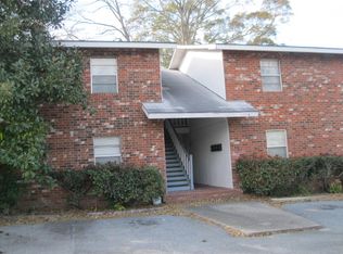 116 N Tillman St APT D, Glennville, GA 30427