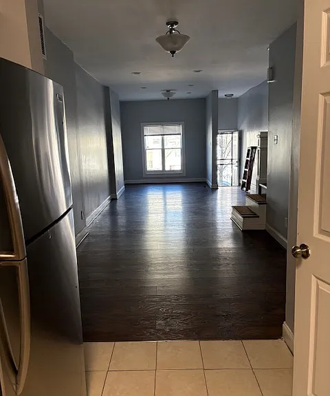 536 N Luzerne Ave — Photo 1