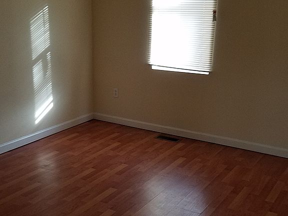 4th image of 3223 N Carlisle St