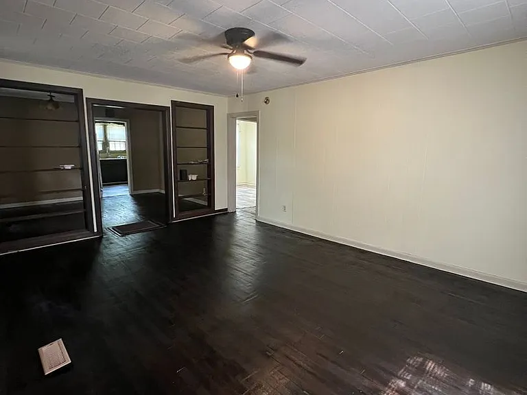 909 Marvin Ave — Photo 2