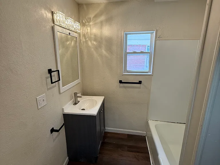 630 Brighton Ave #1 — Photo 6