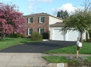 3201 Ravenscraig Ct, Herndon, VA 20171