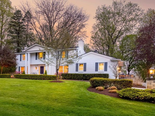 20248 Woodhill Dr, Northville, MI 48167