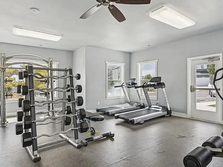 4104 N Fremont Dr — Photo 23