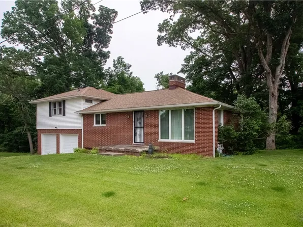 8 Kenwood Dr, Danville, IL 61832