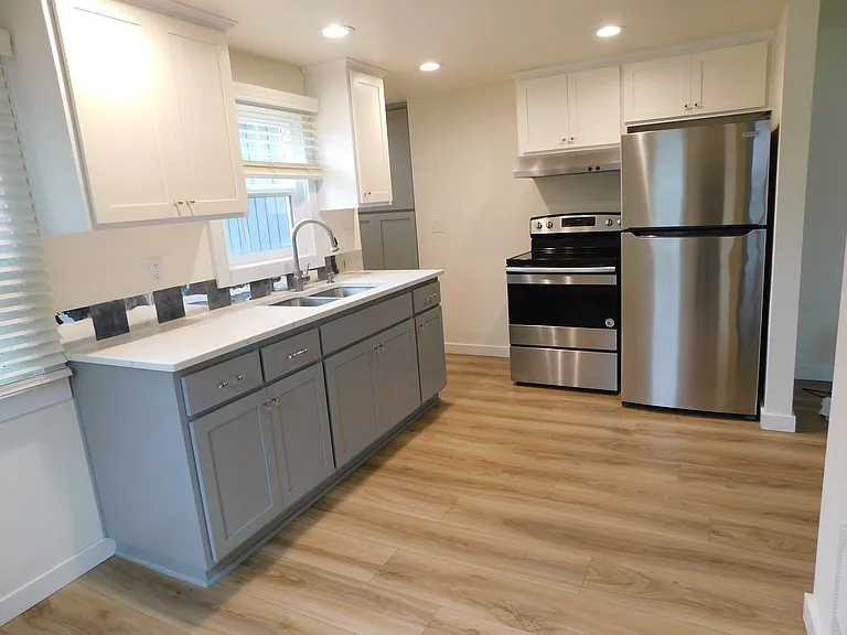 340 Goodyear St — Photo 4