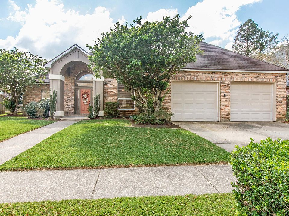 1st image of 406 Cypress Cv