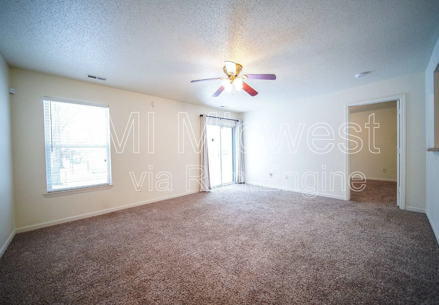 3 bed, 2.0 bath, 1120 sqft, $1,700 — Photo 3