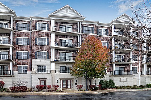 1st image of 412 McDaniels Cir APT 401
