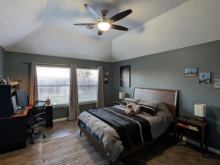 720 Abbeyglen Castle Dr — Photo 8