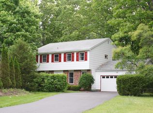 63 Kitty Hawk Dr, Pittsford, NY 14534