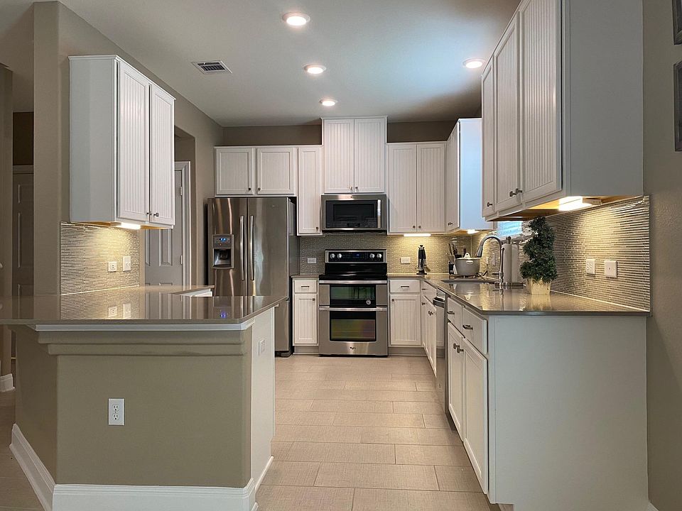 Kitchen with lots of storage/cabinets