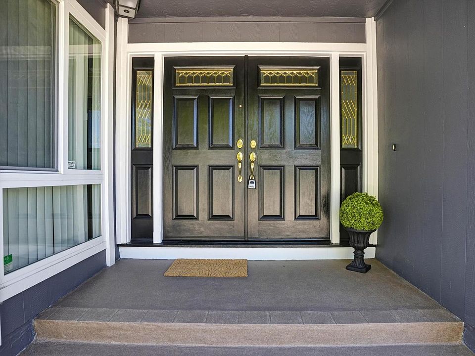 1st image of 316 Los Pinos Way