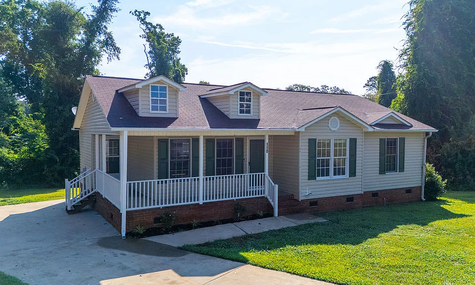 110 Clowney Ct