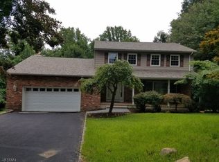 12 Maple Dr, Randolph, NJ 07869