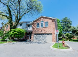 230 Meadowbrook Dr #11, Hamilton, ON L9G4V2