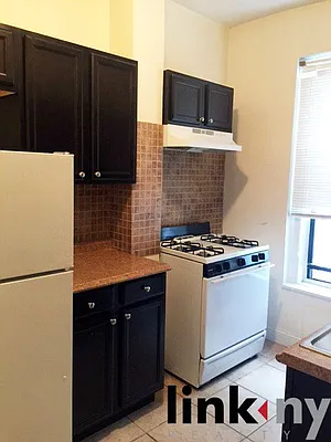 Rented by Link NY Realty | media 9