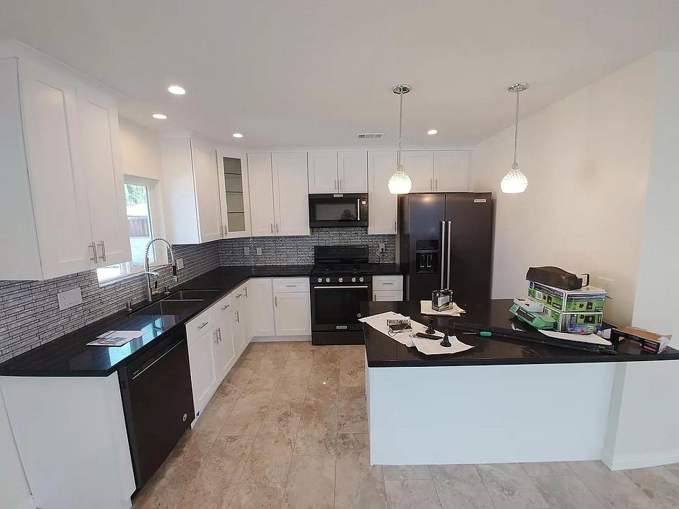 1st image of 491 Leigh Ave