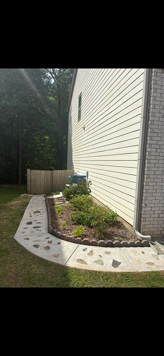 Building Photo - 650 Collingsworth Ln