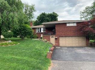 996 Hedy Lynn Dr, North Huntingdon, PA 15642