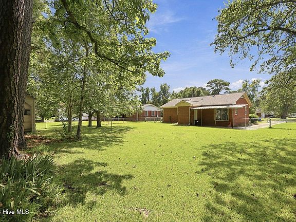 2nd image of 203 Mercer Road