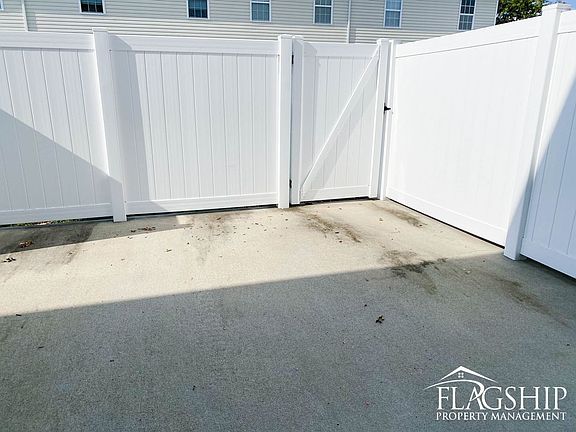 5th image of 2104 Flagstone Ct