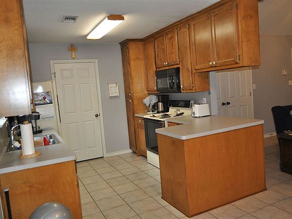 5th image of 20 Greenhill Dr