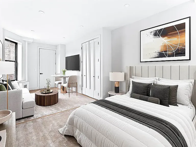 16 Barrow St #5BB — Photo 3