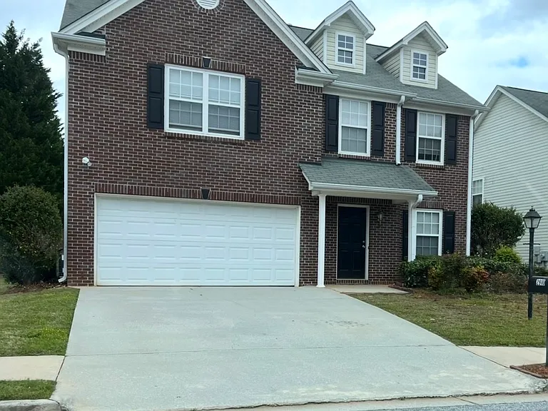 2910 Storybook Ln — Photo 1