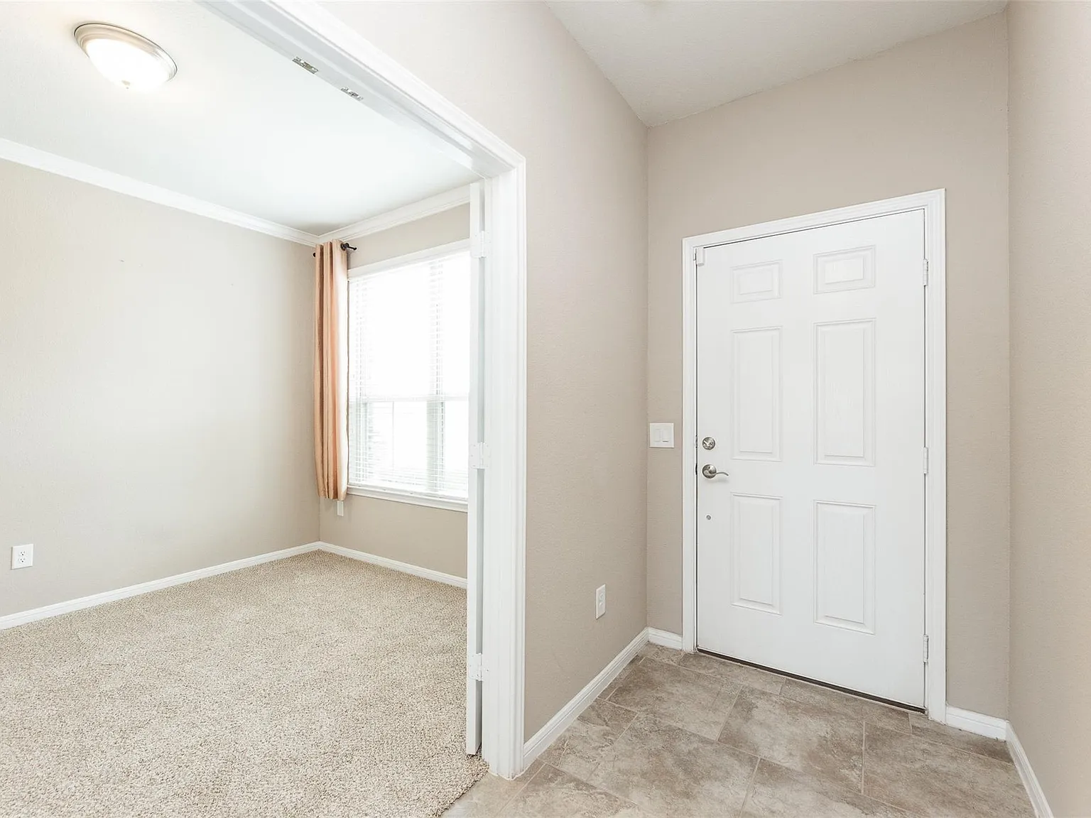 4 bed, 3.5 bath, 2721 sqft, $2,750 — Photo 4