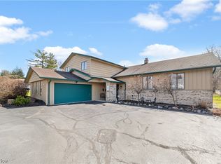 23600 S Woodland Rd, Shaker Heights, OH