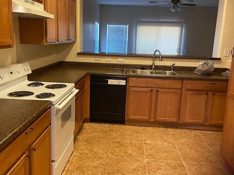 5207 W Glass Ln — Photo 3