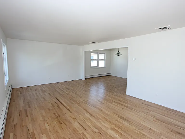 365 E 54th St #2 — Photo 3