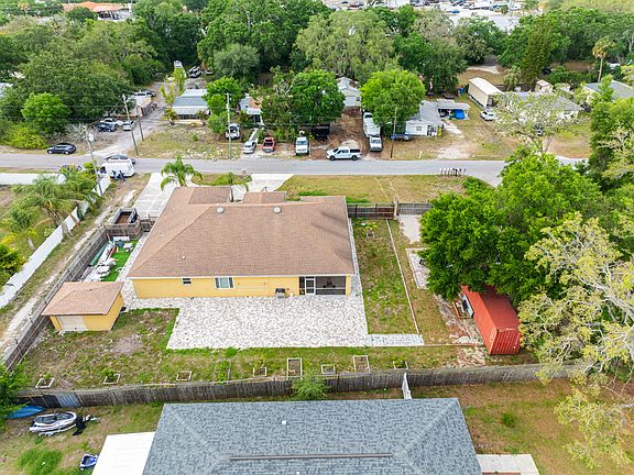 4th image of 534 Berkley Ave