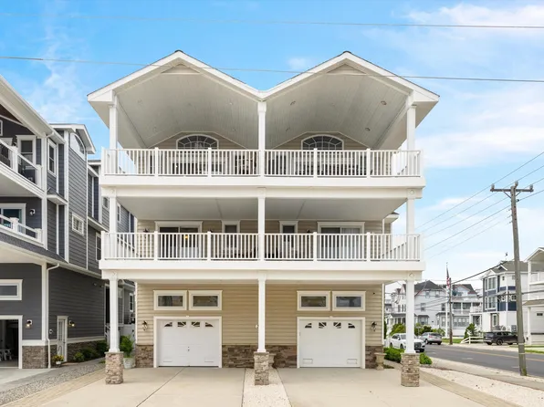 32 47th St #E, Sea Isle City, NJ 08243