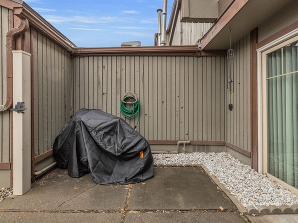 490 E Tonalea Dr, Murray, UT 84107