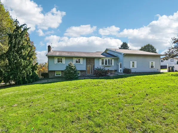 9019 Skylane Dr, Wadsworth, OH 44281