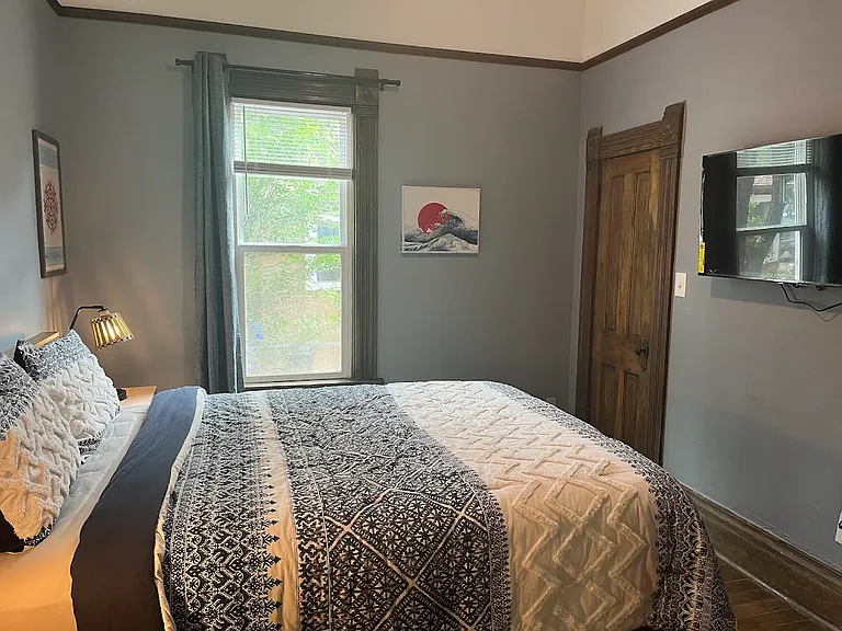 317 W Monument St — Photo 23