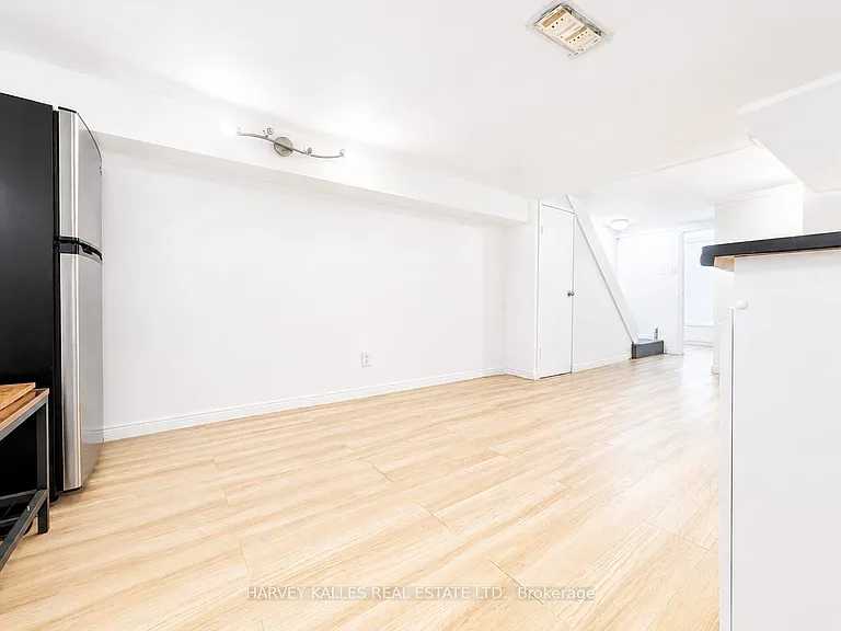 327 Howland Ave #BSMNT — Photo 7