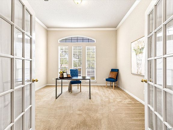 3rd image of 4602 Scenic Cir