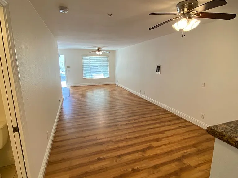631 7th St #8 — Photo 7