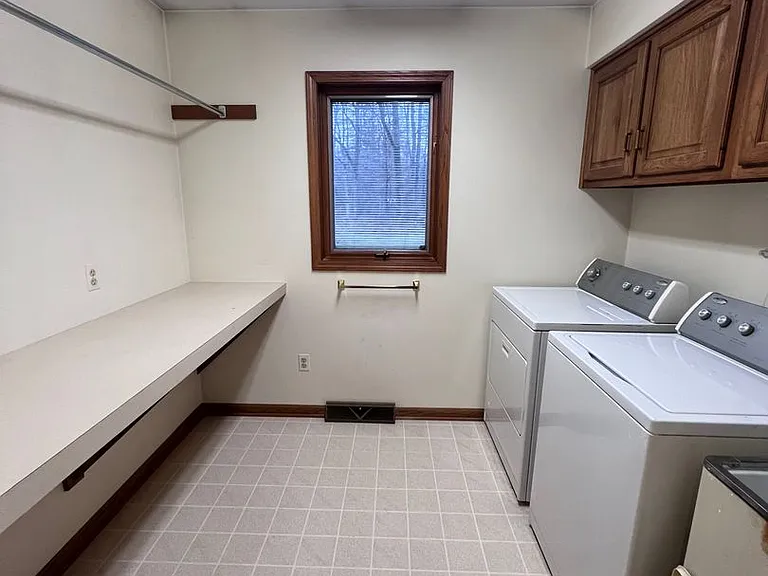 486 Ashton Ct SE — Photo 27