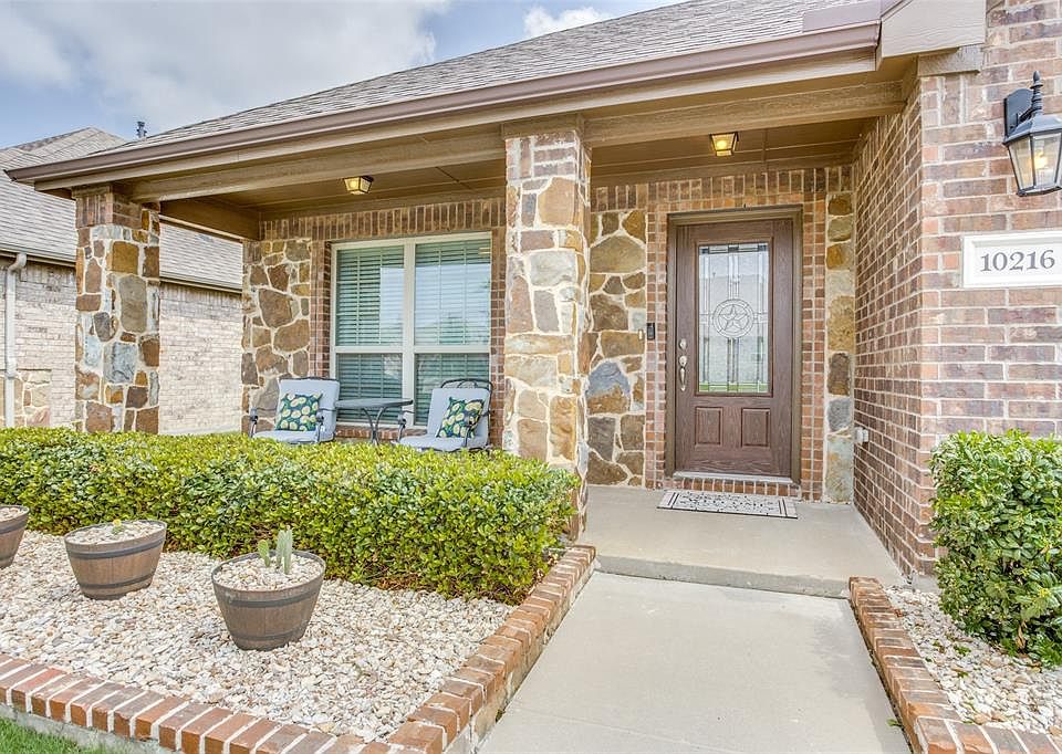1st image of 10216 Bennet Dr