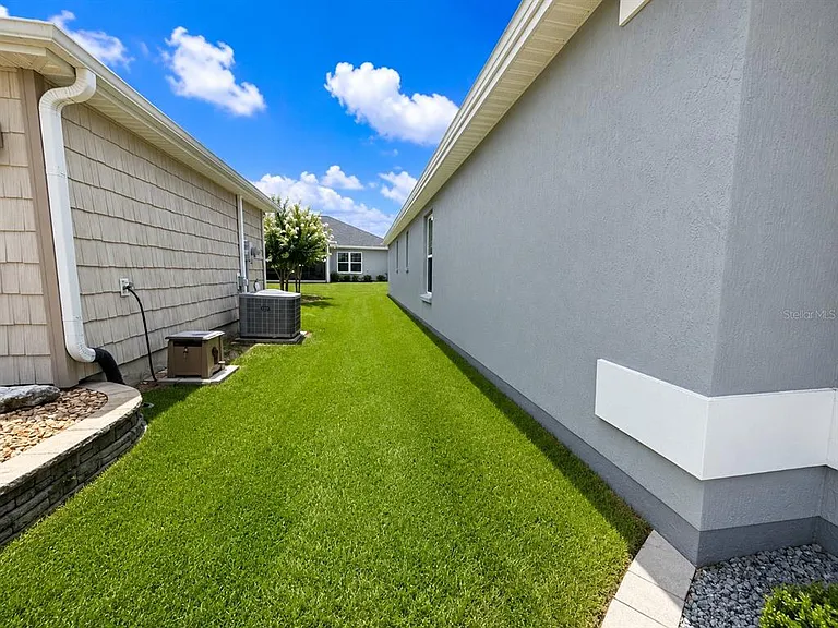 3942 Zenith Loop — Photo 3